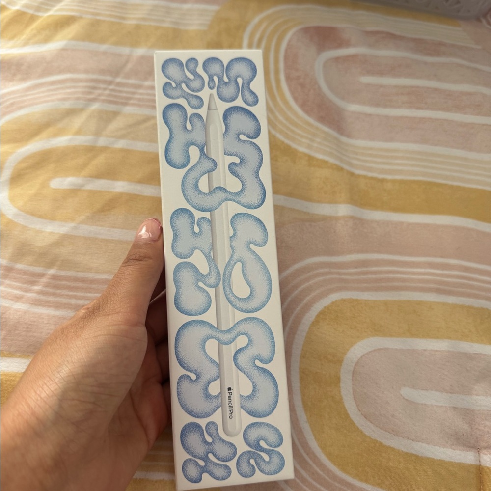 Apple Blue and White Decorative Design